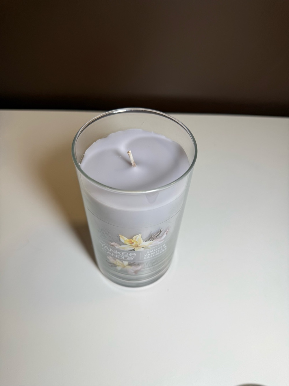 Yankee Candle Smoked Vanilla & Cashmere Large Tumbler Candle 14.25 oz NEW - Picture 3 of 4